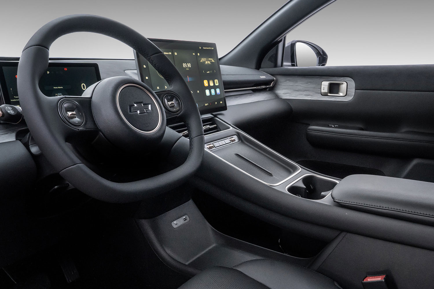 Interior Captiva EV con volante y pantalla digital